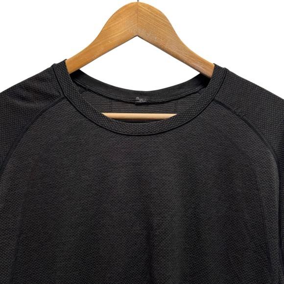 Lululemon Men's Size L Metal Vent Tech Charcoal Gray Camouflage Athletic T-Shirt - Picture 1 of 5